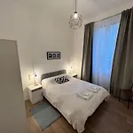 Spacious 3 Bedroom アパート *