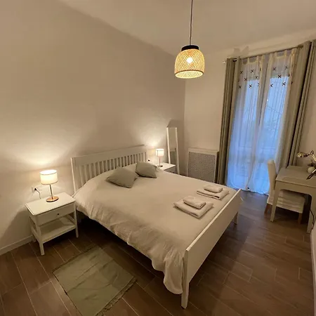Spacious 3 Bedroom דירה *